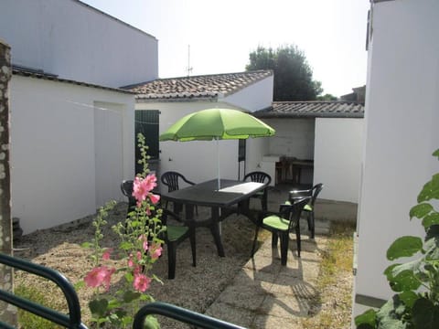 Maison calme proche centre-ville, 3 chambres, jardin, 1,2 km de la plage - Saint-Gilles-Croix-de-Vie - FR-1-224-338 House in Saint-Gilles-Croix-de-Vie