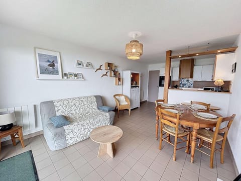 Appartement Jullouville, 2 pièces, 4 personnes - FR-1-361-45 Condo in Saint-Pair-sur-Mer