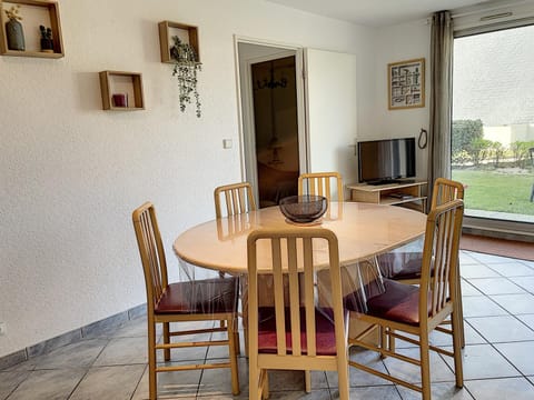 Appartement à 50m plage avec terrasse et jardin - FR-1-361-14 Apartamento in Jullouville