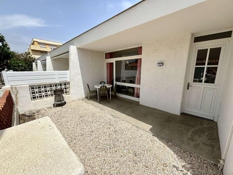 Maison T3 avec terrasse, proche plage et commerces - Port-la-Nouvelle - FR-1-229C-160 Haus in Port-la-Nouvelle