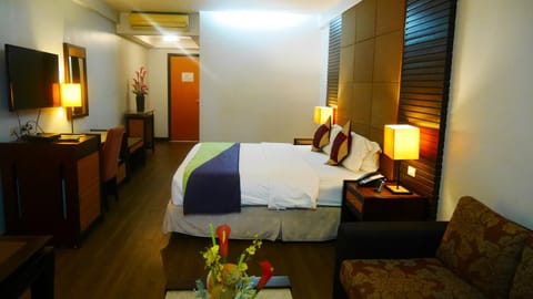 Circle Inn Hotel and Suites Bacolod Hotel in Bacolod