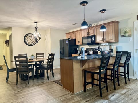 Condo A-2 at Vickery Resort Apartamento in Ridgedale