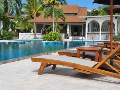 BLU PINE Villa & Pool Access - SHA Plus Resort in Rawai