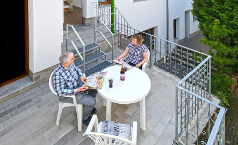 Balcony/Terrace, Family