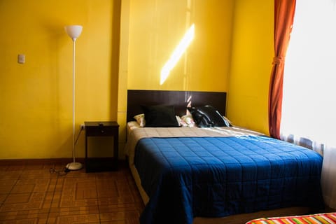 Hostal Tricontinental Bed and Breakfast in Valparaiso