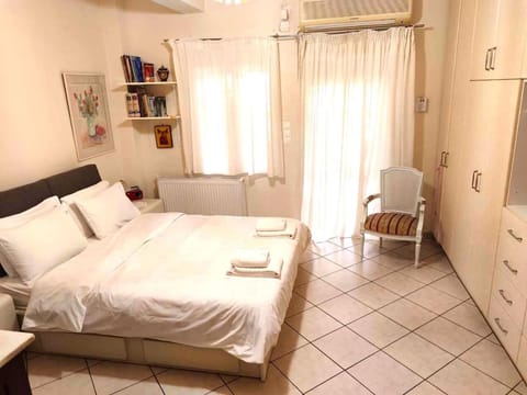 Bed, Bedroom, towels, wardrobe