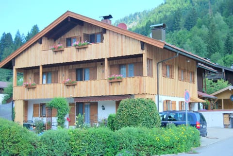 Facade/entrance, People, Summer, Garden view, Mountain view, Family