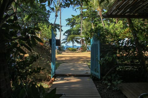 Facade/entrance, Garden, Beach, On site