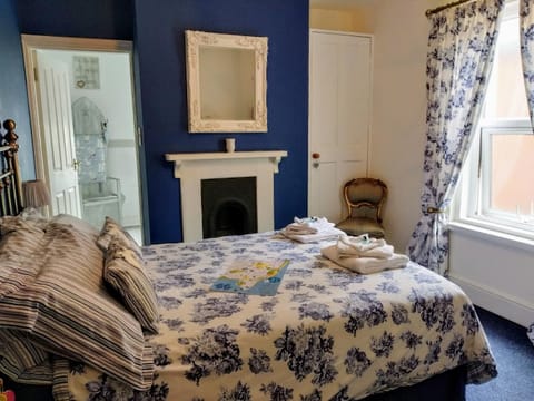 Summerwind Guest House Bed and breakfast in Exmouth