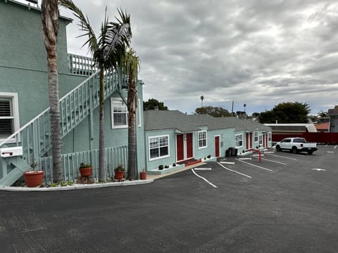 The Palomar Inn Motel in Pismo Beach