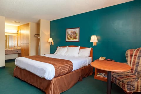 America's Best Value Inn & Suites Bakersfield Central Hotel in Bakersfield