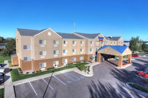 Fairfield Inn & Suites Mt. Pleasant Hotel in Mount Pleasant