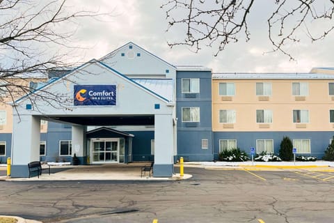 Comfort Inn & Suites Olathe - Kansas City Hotel in Olathe