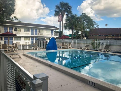 Motel 6-Jacksonville, FL - Orange Park Hotel in Jacksonville