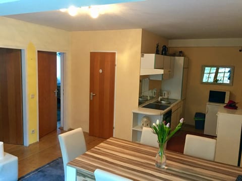 Kitchen or kitchenette, Living room, Dining area, Garden view, Family