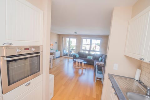 Kitchen or kitchenette, Photo of the whole room, Seating area, Dining area