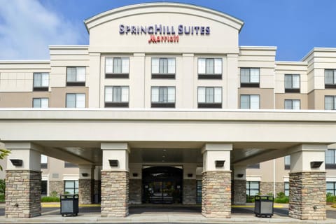 SpringHill Suites Pittsburgh Mills Hotel in Allegheny River
