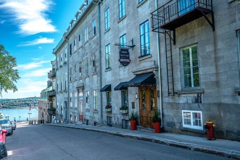 Manoir Sur le Cap Hôtel in Quebec City
