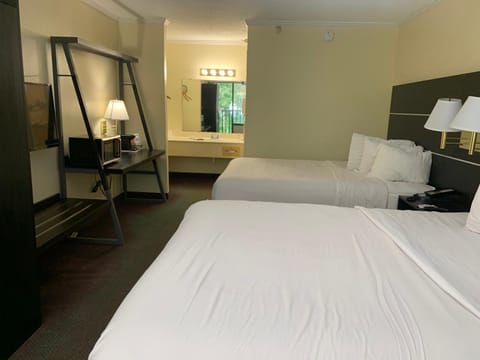 Americas Best Value Inn & Suites Melbourne Motel in West Melbourne