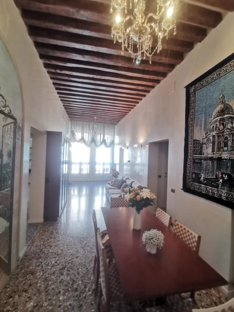 CA FOSCARINI 1 Eigentumswohnung in San Marco