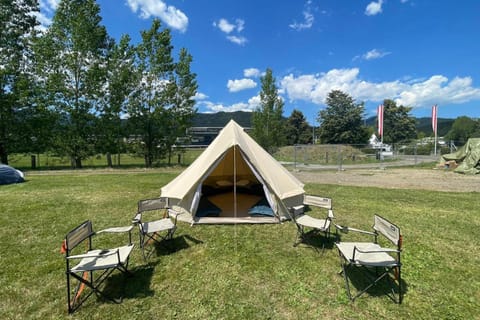 GrandPrixCamp, closest to the Red Bull Ring, up to 4 guests in a tent Luxury tent in Spielberg