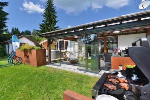 Natural landscape, BBQ facilities, Hot Tub, Balcony/Terrace