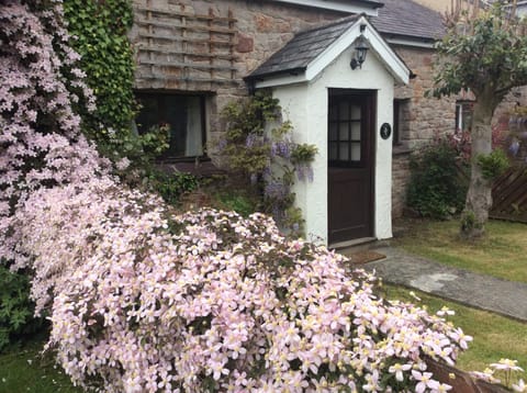 Sycamore Cottage House in Wales