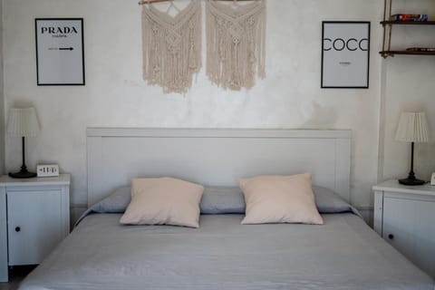 Bed, Decorative detail, Bedroom