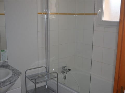 Maison Duplex 3P 6 Pers avec Piscines, Terrasses, Parking et Animaux Admis - Salavas - FR-1-382-16 House in Vallon-Pont-d'Arc