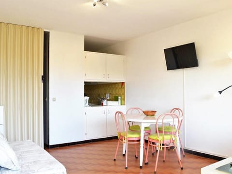 Appartement Le Lavandou, 1 pièce, 4 personnes - FR-1-251-187 Apartment in Le Lavandou