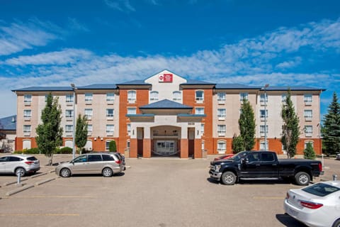 Best Western Plus Red Deer Inn & Suite Hotel in Red Deer