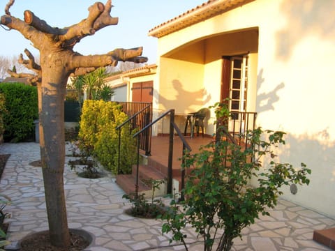Maison de 3 chambres avec piscine privee et jardin clos a Marseillan a 6 km de la plage Casa in Marseillan