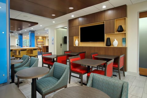 Holiday Inn Express & Suites - Lake Charles South Casino Area, an IHG Hotel Hotel in Lake Charles