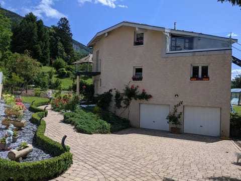 Property building, Patio, Facade/entrance