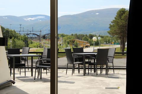 Balcony/Terrace, Mountain view