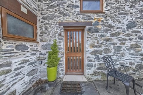 Beautiful 16th Century Ty Cerrig Cottage, set in stunning grounds with great views House in Wales