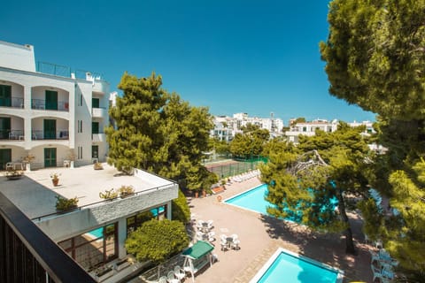 Property building, Pool view, Swimming pool