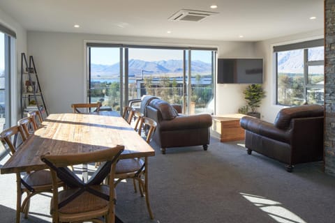 Living room, Dining area, Lake view, Mountain view