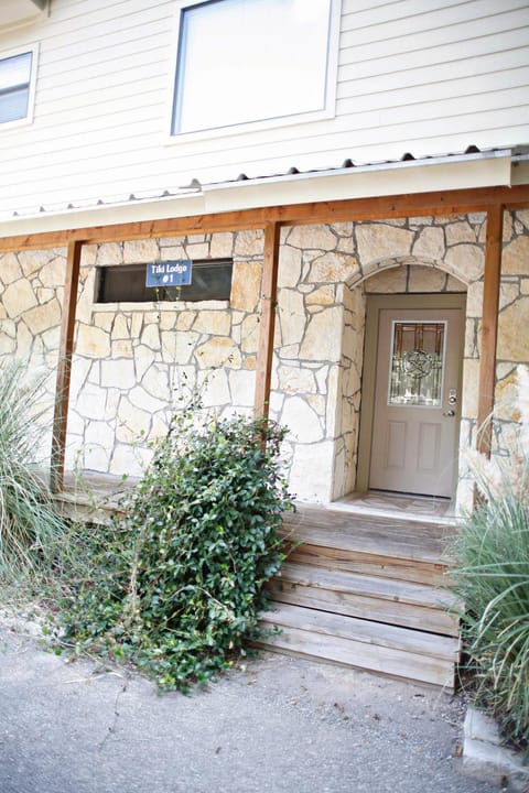 Tiki Lodge 1 Eigentumswohnung in Canyon Lake