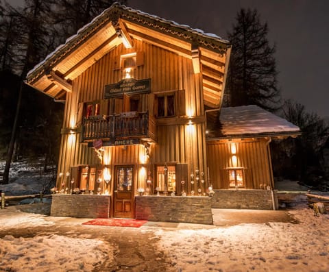 Facade/entrance, Winter