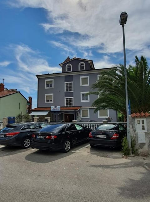 Property building, Day, Parking