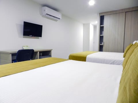 Bed, TV and multimedia, Bedroom