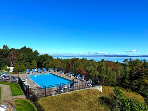 Pool view, Sea view, Swimming pool, sunbed