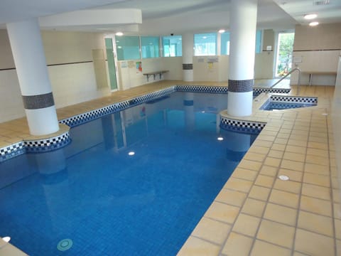 The Crest Apartments Apartment hotel in Surfers Paradise