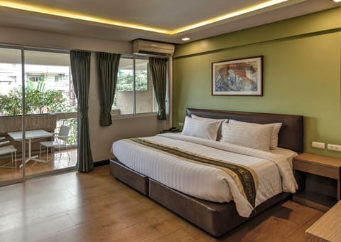 Stable Lodge - SHA Certified Hotel in Bangkok