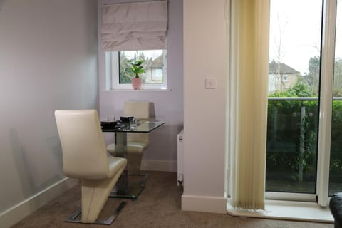 Letting Serviced Apartments - Central St Albans Condo in St Albans