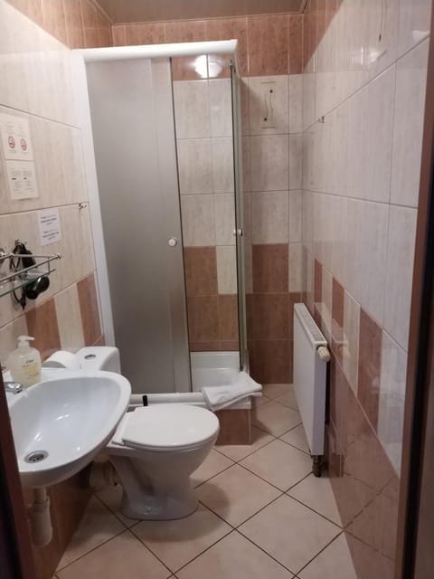 Bathroom, Photo of the whole room