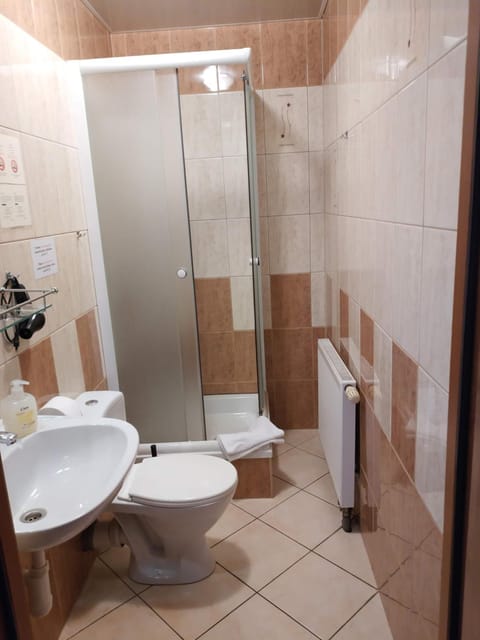 Bathroom, Photo of the whole room