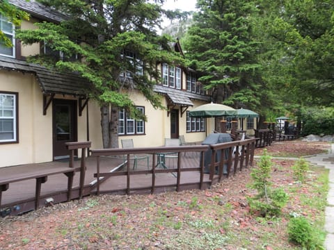 Facade/entrance, Balcony/Terrace