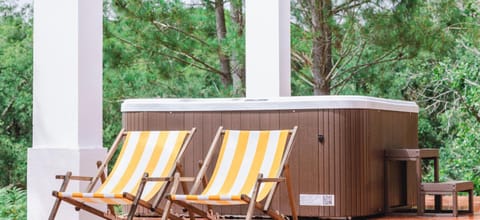 Hot Tub, Garden view, sunbed